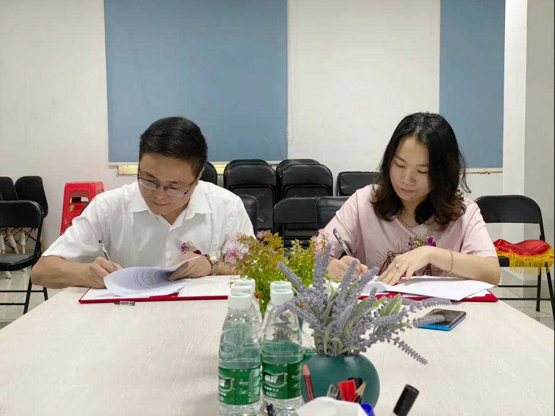 韬晦待時(shí) “心院”啓航----新時(shí)穎“企業心學院”簽約儀式圓滿舉行(圖3) 韬晦待時(shí) “心院”啓航----新時(shí)穎“企業心學院”簽約儀式圓滿舉行(圖3)